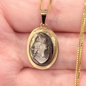 Vintage 14K Gold Cameo Pendant: Brown Mother of Pearl Mid Century Necklace